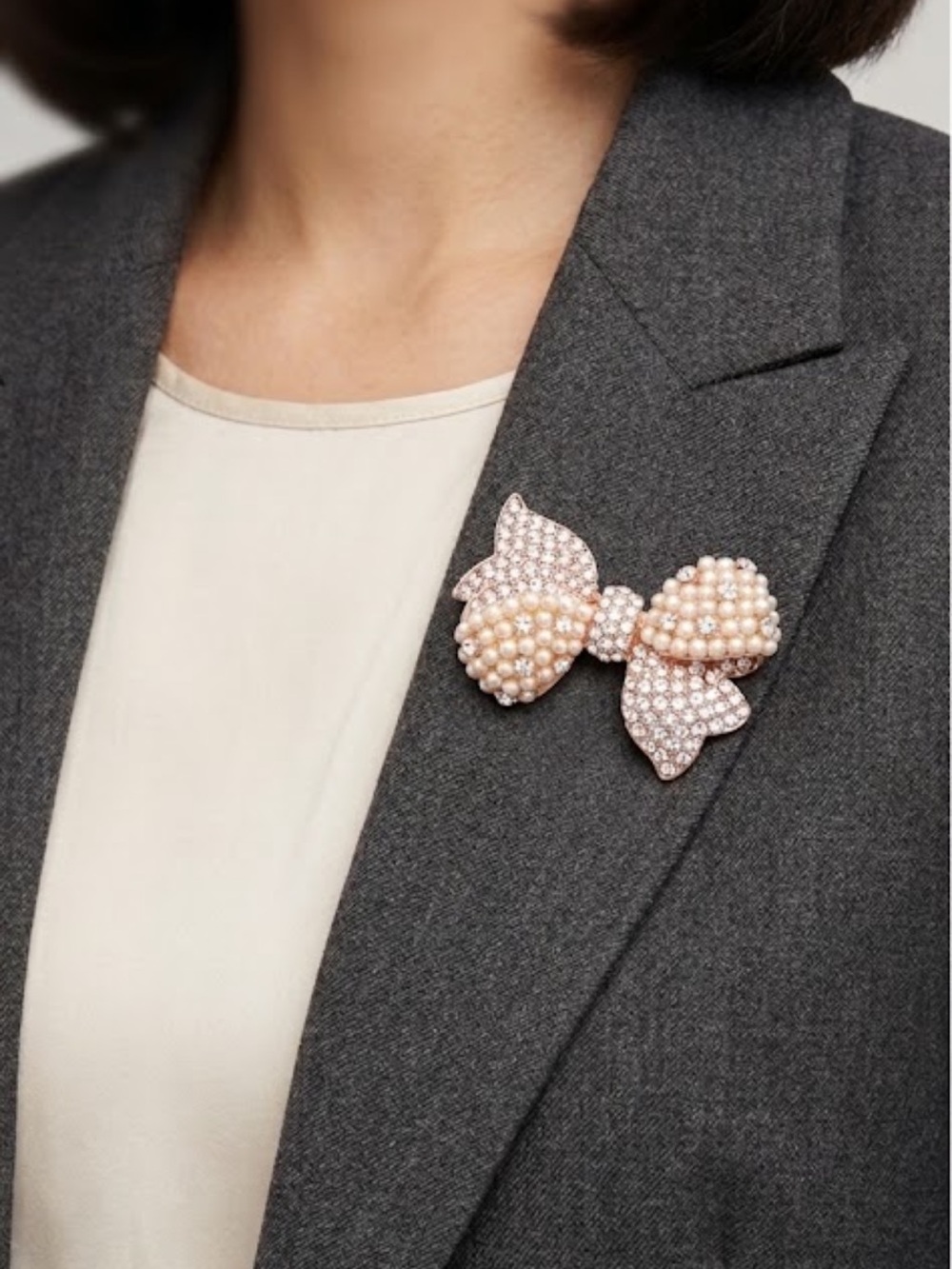 New Rose Gold Crystal Pearl Bow Brooch Pin Rhinestone Statement Jewelry